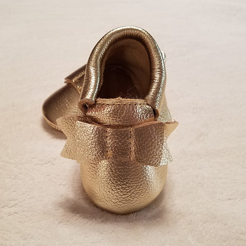 GOLD METALLIAC SCALLOP LEATHER BABY MOCCASINS